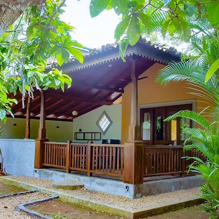 Birds Paradise Cabanas Unawatuna Exterior photo